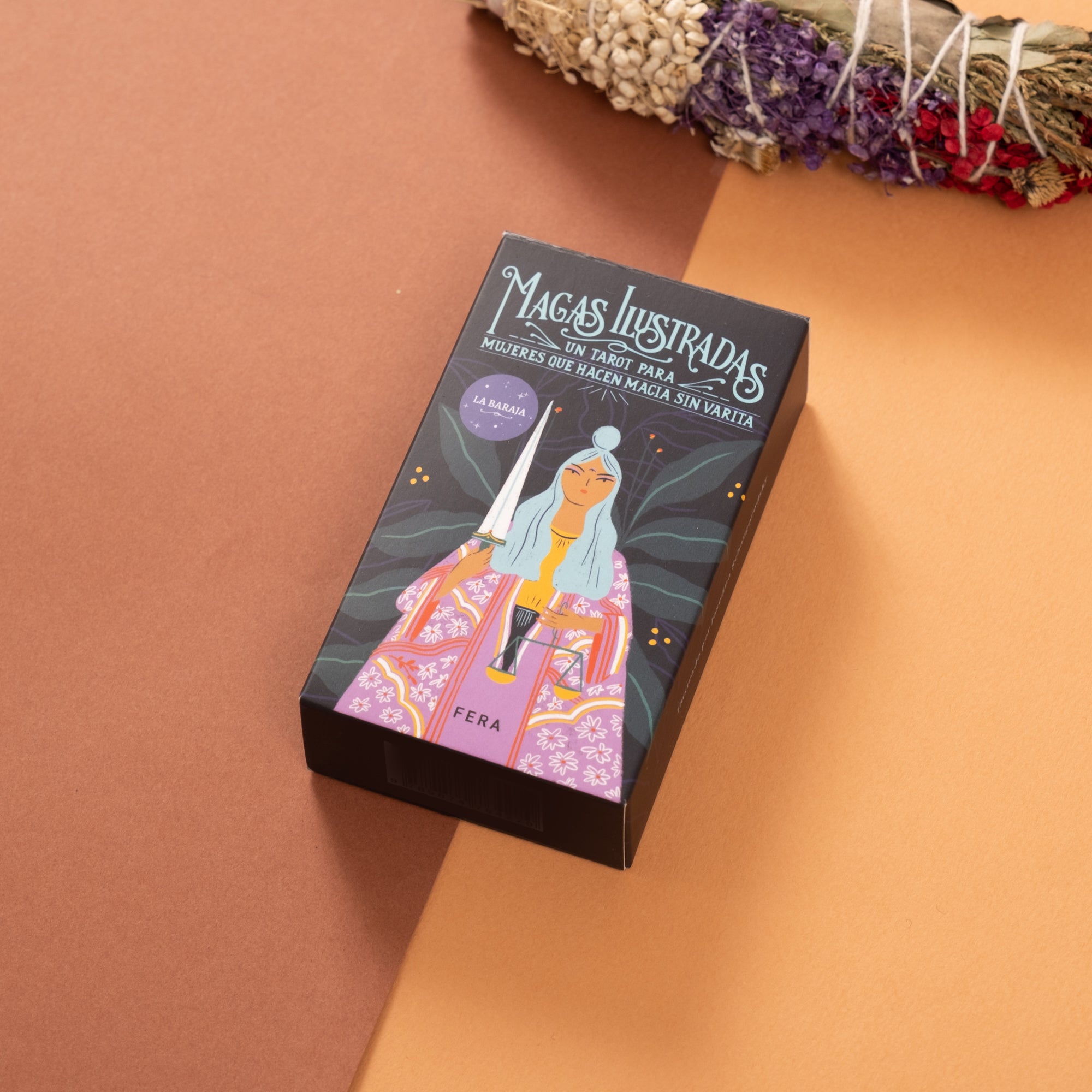 TAROT MAGAS ILUSTRADAS, LA BARAJA